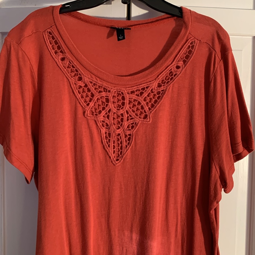 Torrid 1X Rusty Orange Short Sleeve Embroidered T-shirt EUC